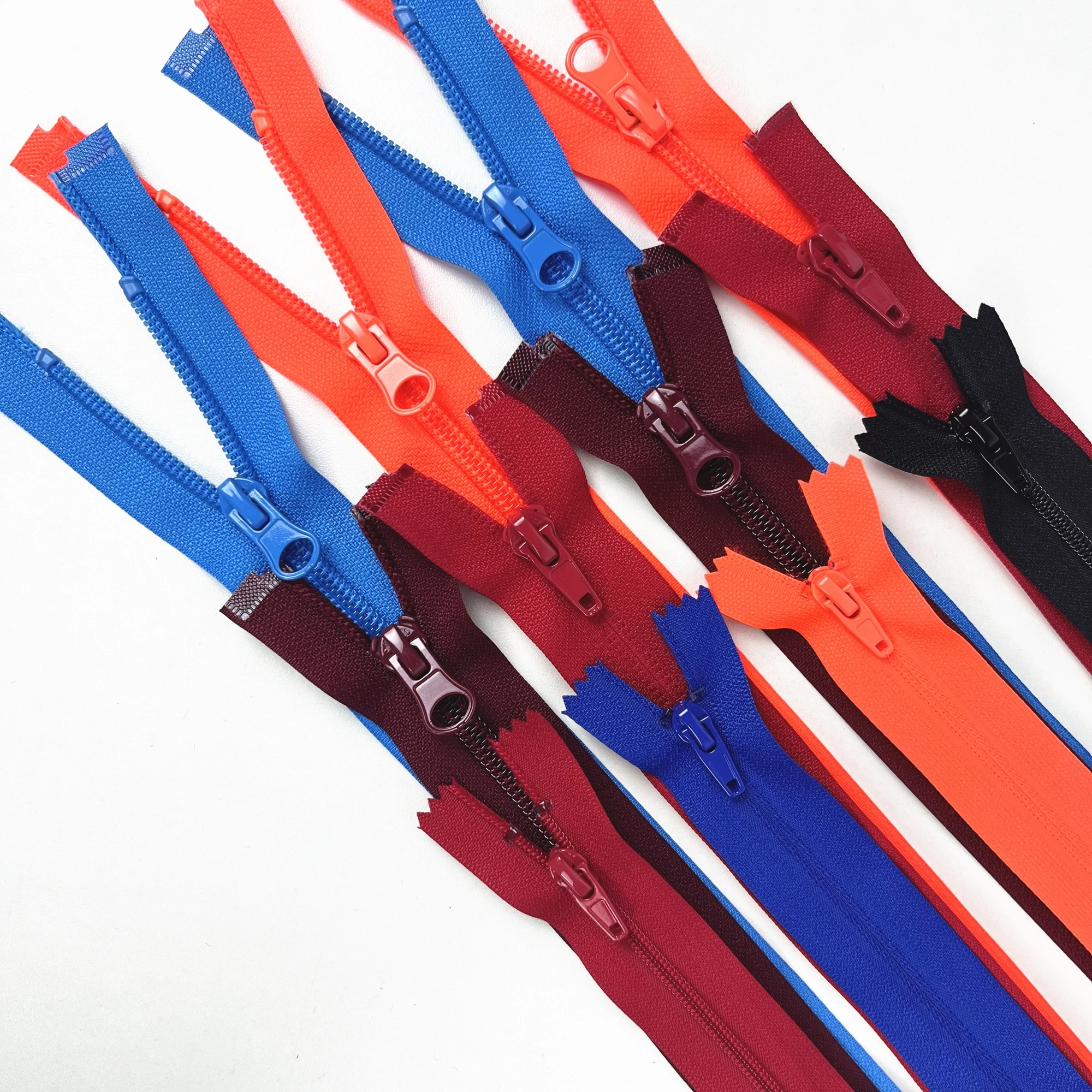 Jinhua Yiwu 30 cm custom logo invisible nylon coil thick and strong reversable zipper pulls 5 tape
