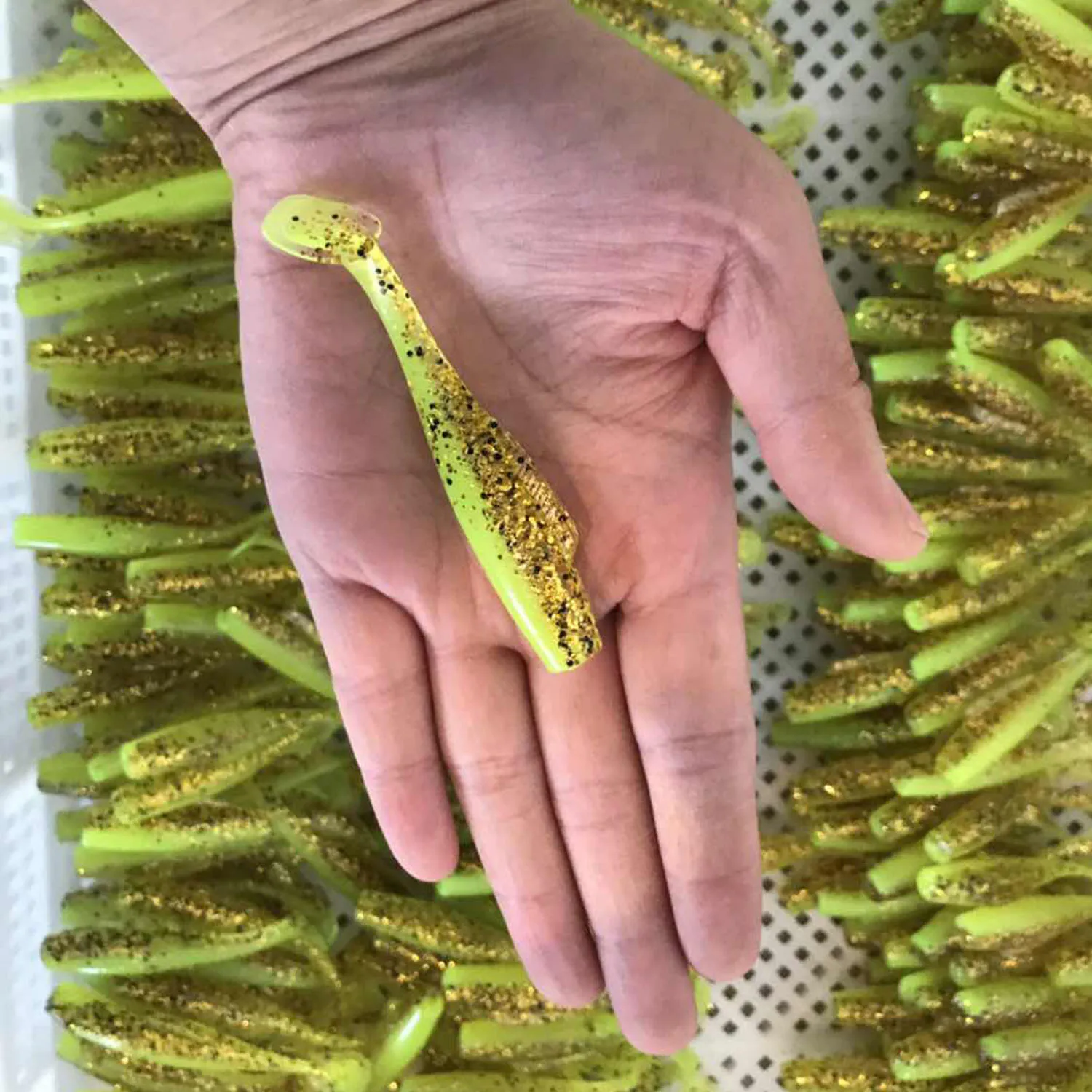 Mixed Color artificial bait 6cm 8cm 10cm soft TPR fishing bait T Tail shad lure Long tensile Soft Fishing Lure TPE Soft Bait