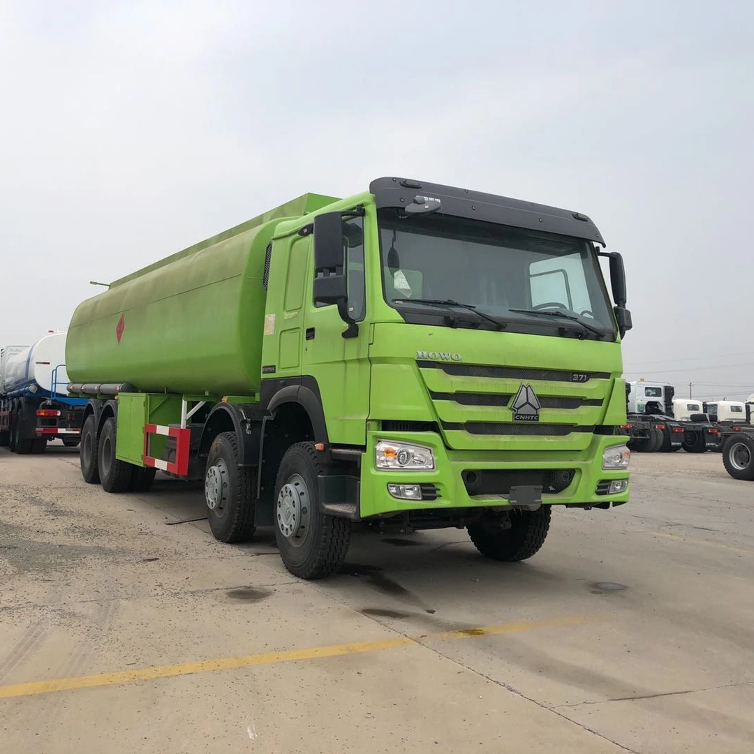 Howo 8x4 Fuel Truck 30000 Liters Euro IV for Transport Fuel