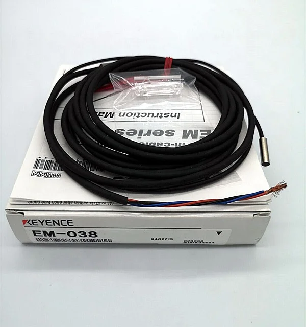 KEYENCE EM-038    Proximity sensors with in-cable amplifiers       f3.8, NPN    New original