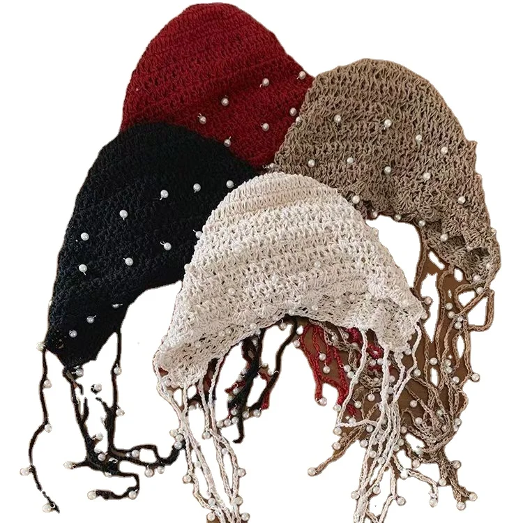 Шапка-бини с жемчугом