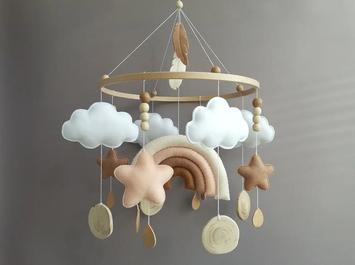 Wholesale custom quran handmade crib cot nursery baby mobiles holz with stuffed rainbow cloud felt hanging decor for baby girls