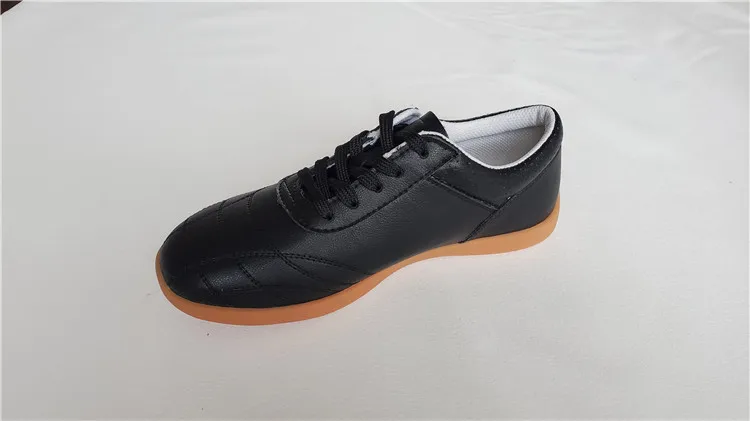 sports shoes sneakers