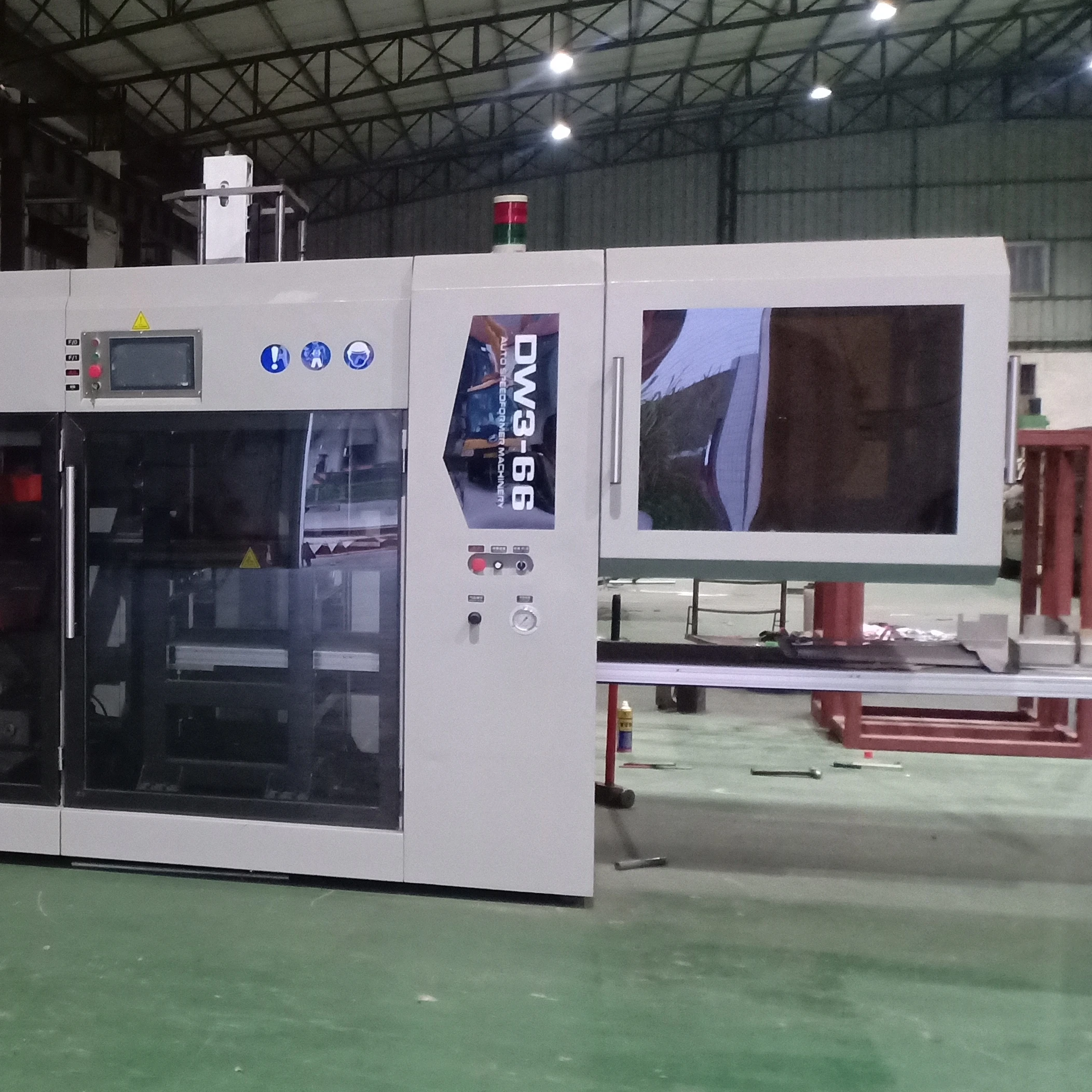 Автоматическая вакуумная формовочная машина с тремя станциями, пластиковая Термоформовочная Машина, новый продукт, 2019 завод, пластиковые чаши 8*2,2*2,7 м 0,6