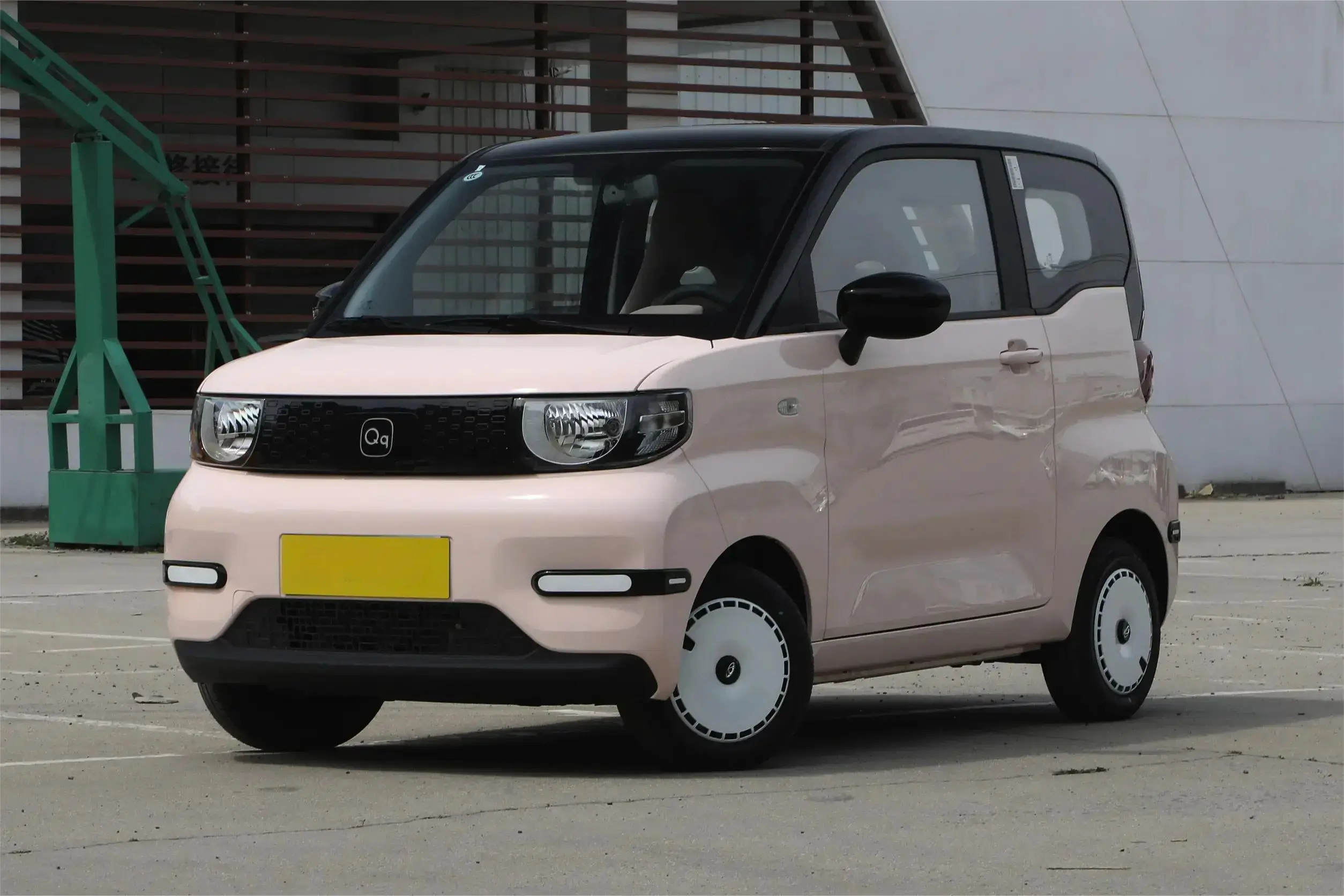 2024 цена мороженое Chery QQ Ev Mini 4 местный мини-ев для взрослых Подержанный автомобиль