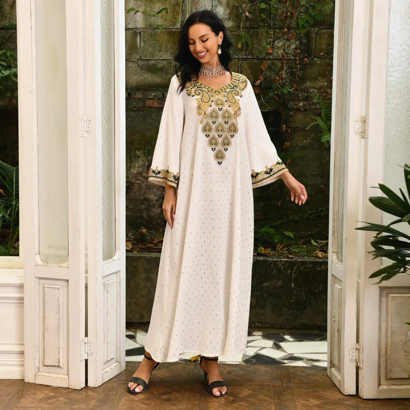 Мусульманская одежда модная вышивка Цветочная Белое золото Исламская Арабская абайя женские длинные платья макси