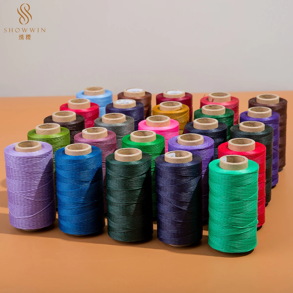 Оптовая продажа, высокопрочная 0,8/1,0 мм, полиэфирная плоская вощеная нить, кожаная швейная нить, ювелирные изделия для рукоятки макраме, 230 м/рулон