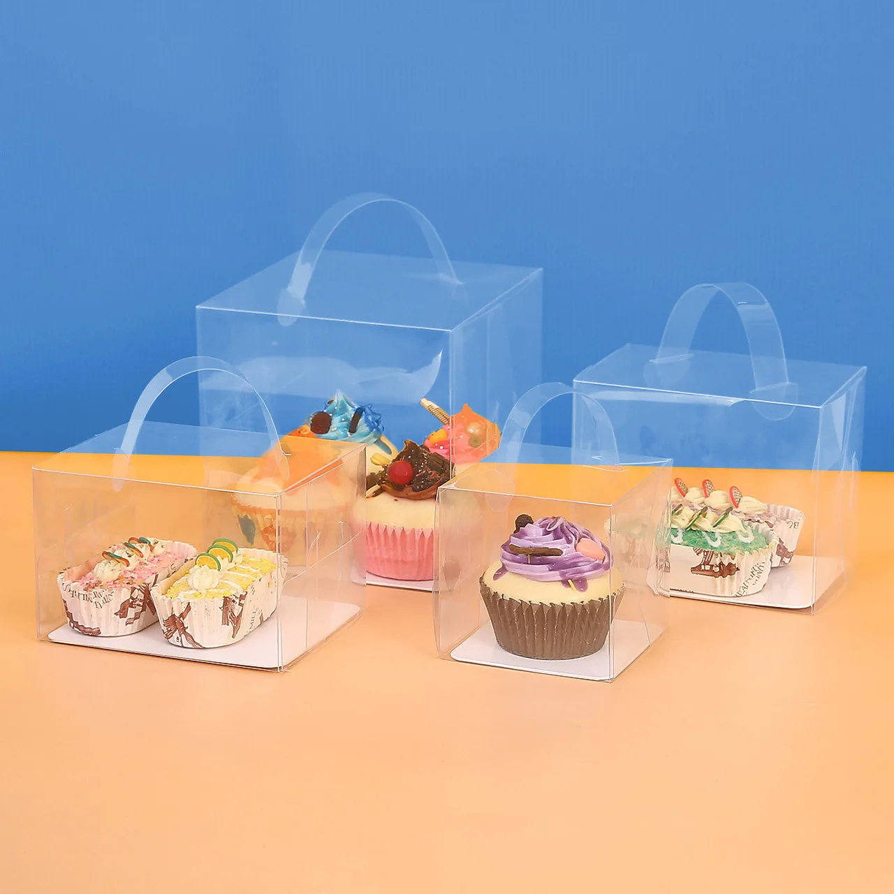 Small size clear plastic PET cake box with board and handle