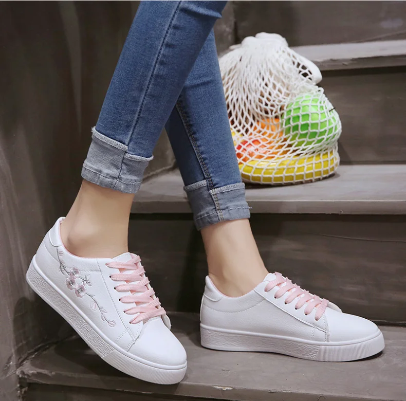 Ladies Casual Shoes Embroidered Fashion Student Shoes