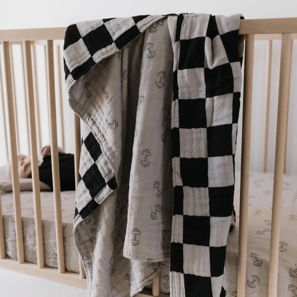 4 Layers Unisex Soft Silky Cotton Throw Baby Summer Flora Reversible Gauze Blanket Soft Thick Muslin Lace Swaddle Blankets