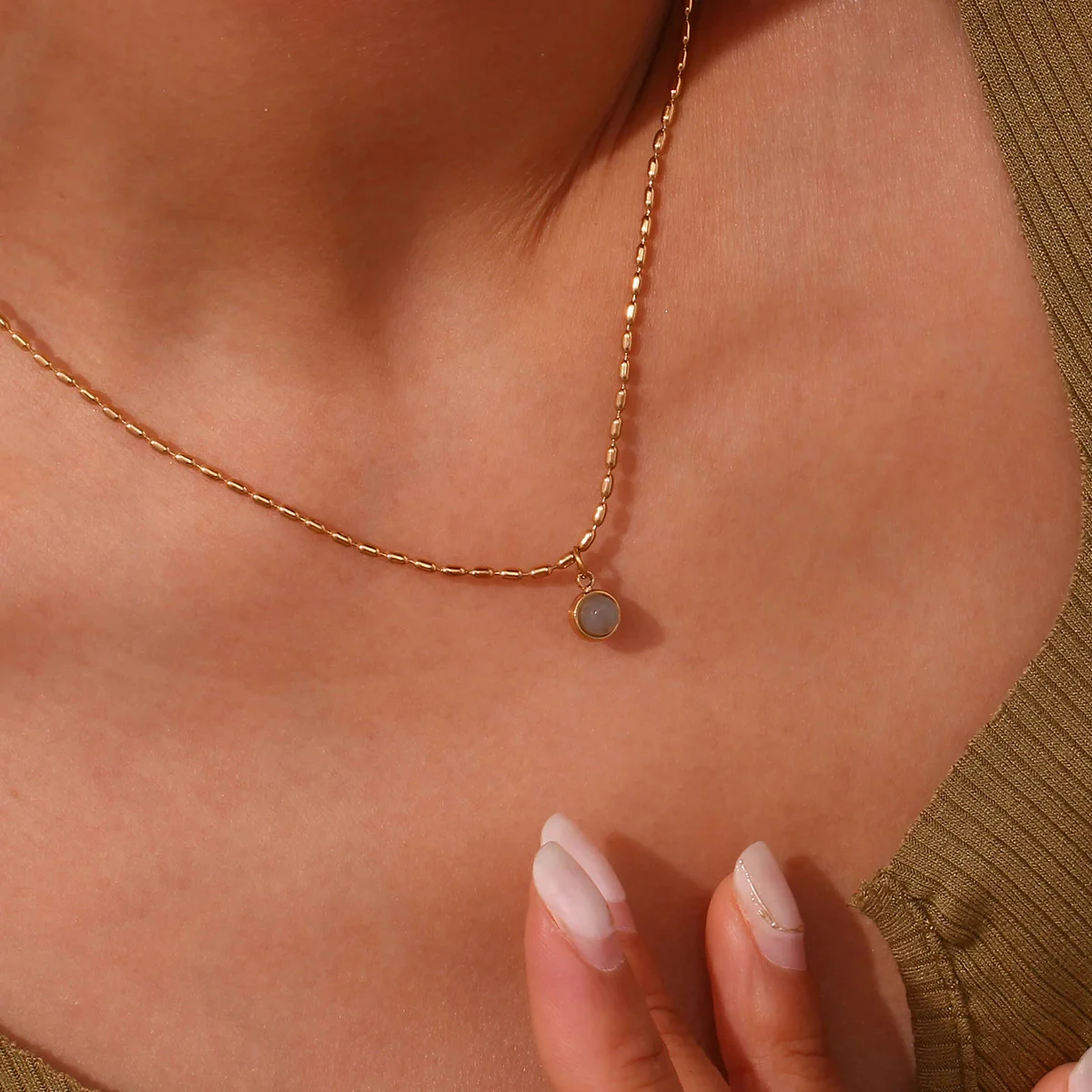 Old Fashion Natural Agate Pendant Bean Necklace 18K Gold Plated Stainless Steel Jewelry Necklace Popular