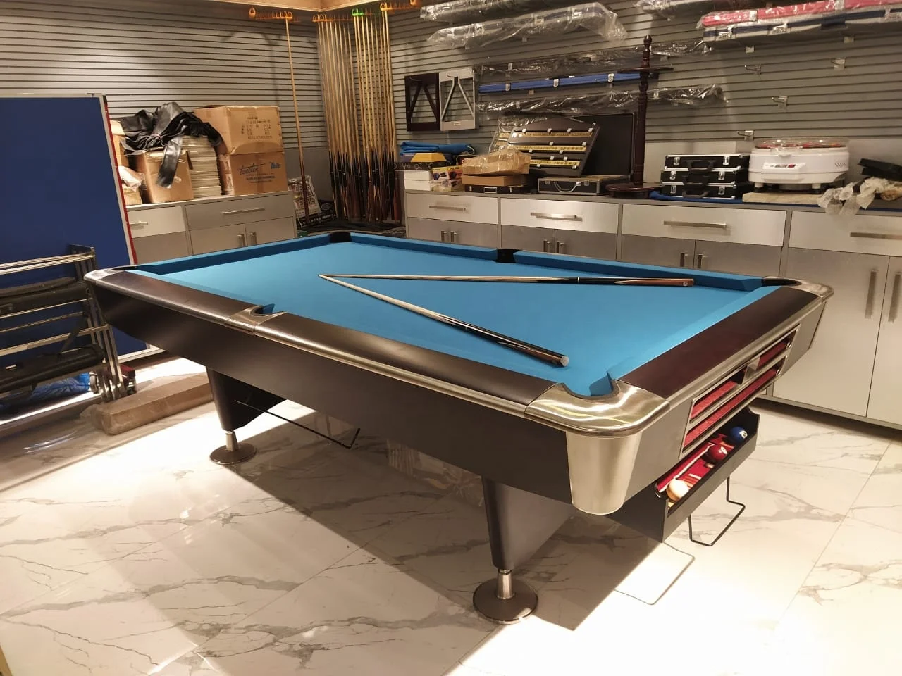 Solid Wood Cushion American 9-Ball Pool Table 9FT Billiard Table For Sport