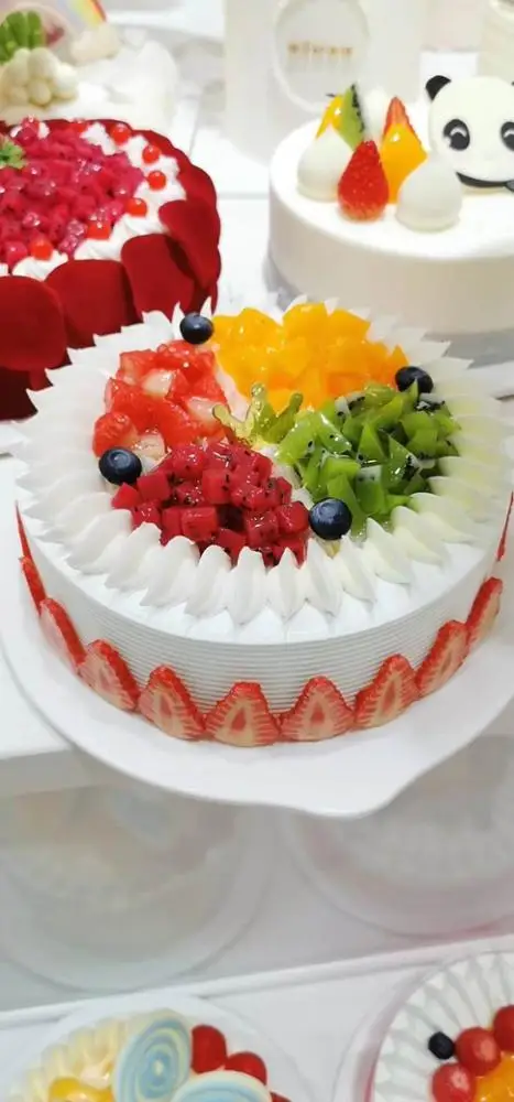 Creative products for wedding cakes