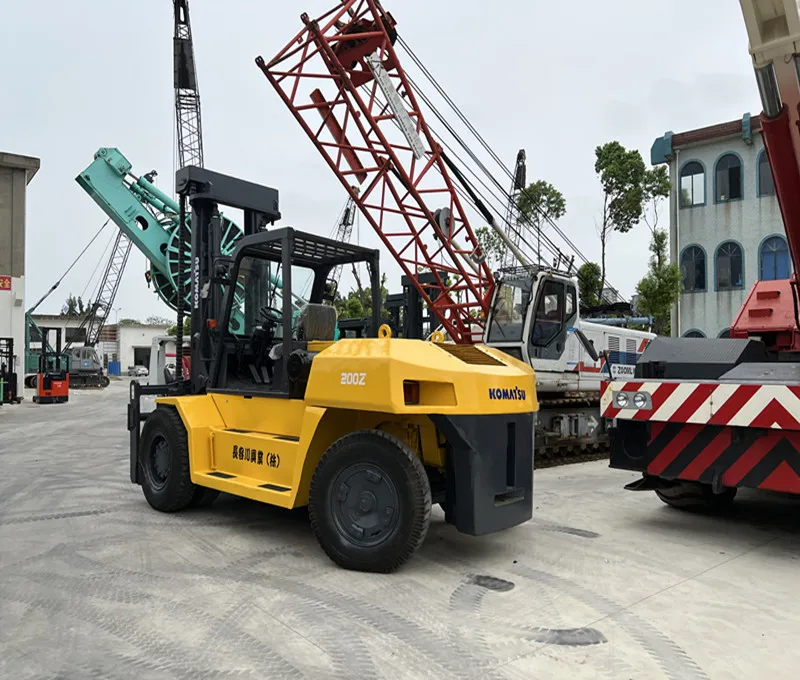 Японский оригинальный KOMATSU FD200 20 Тонн Подержанный дизельный вилочный погрузчик для продажи