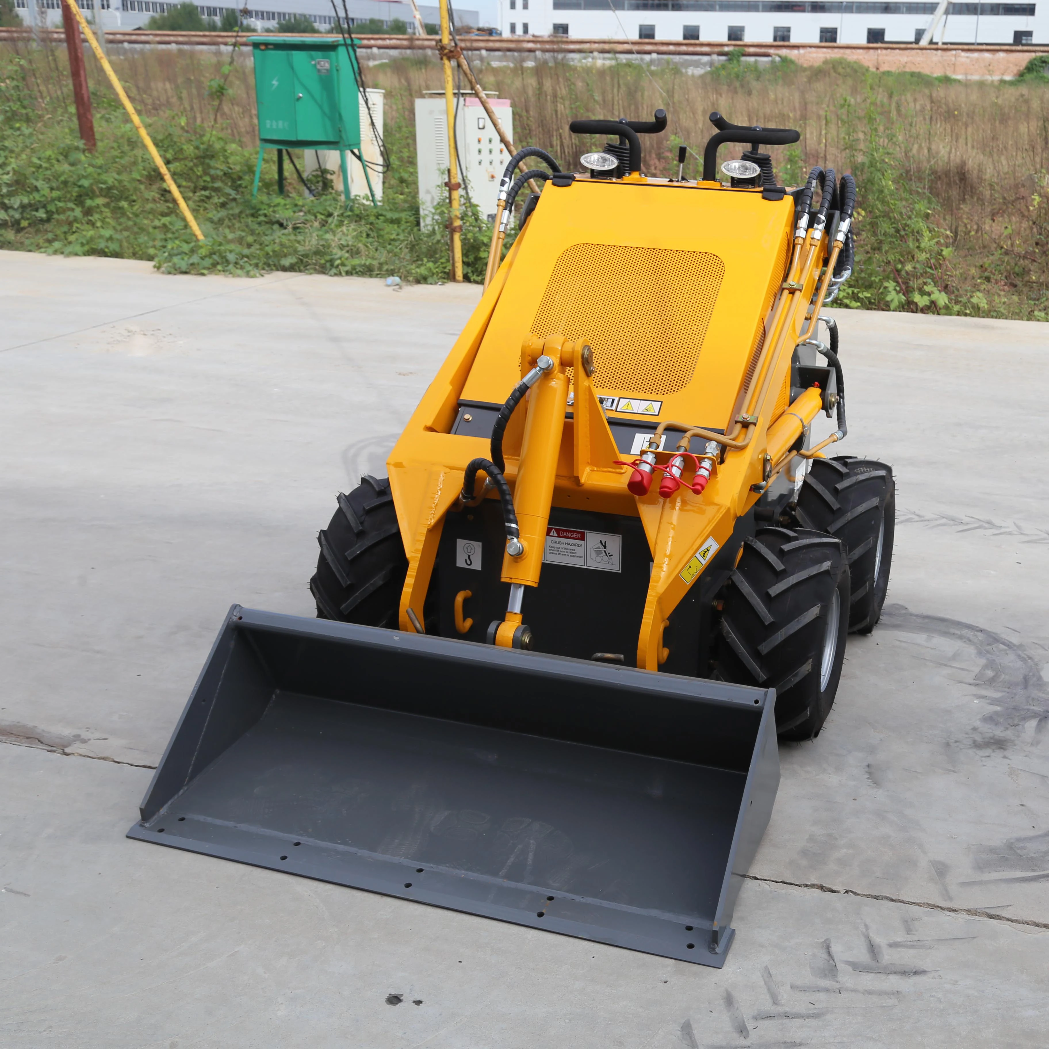 Wholesale SYNBON diesel  mini skid steer loader china small loader 1ton mini loader for sale