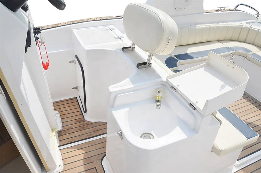 China Rilaxy 9.6 m luxury cabin cruiser rib boat Yacht with top speed of 62 knots