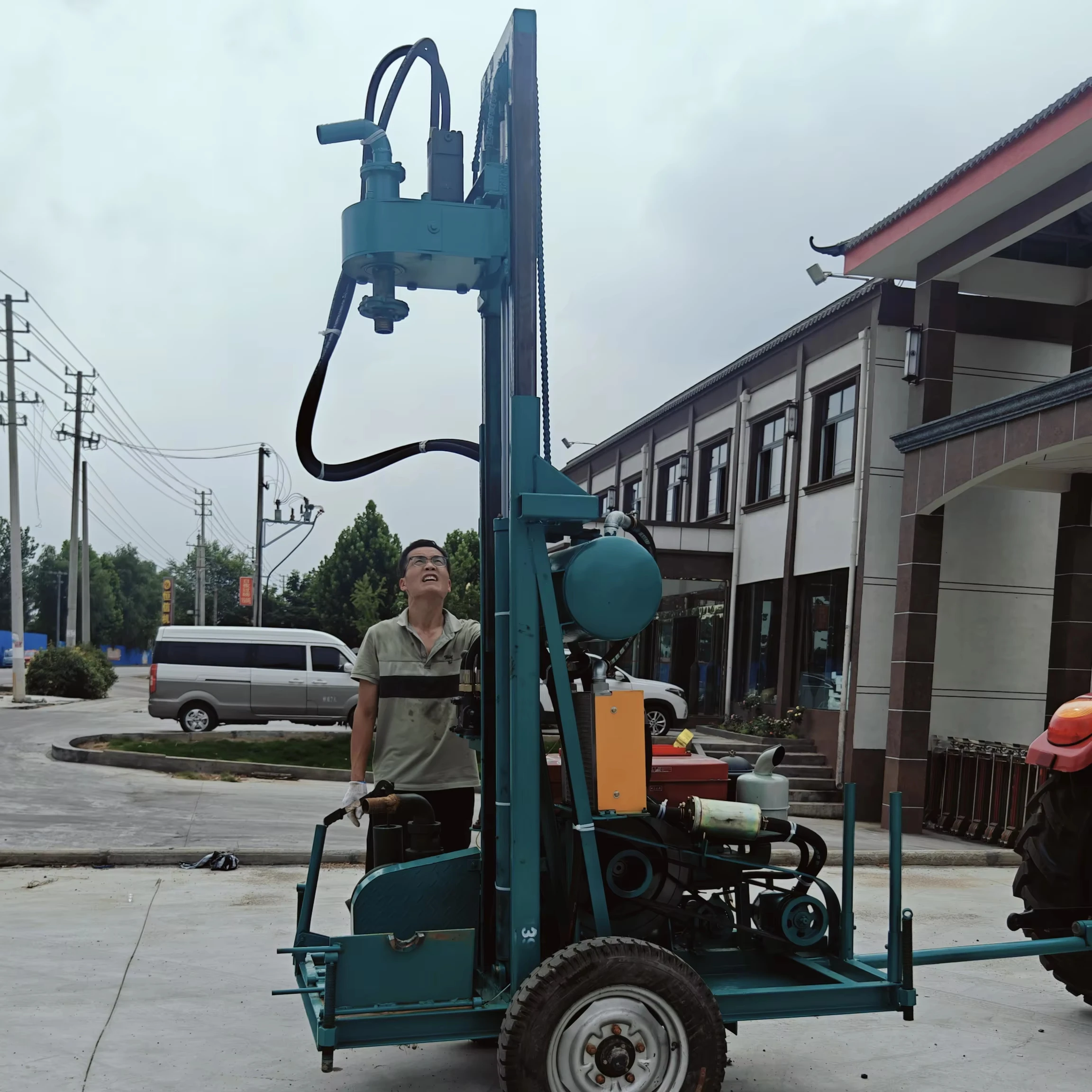 Diesel engine model Towed small hydraulic motor water well drilling rig, portable mine drilling rig.