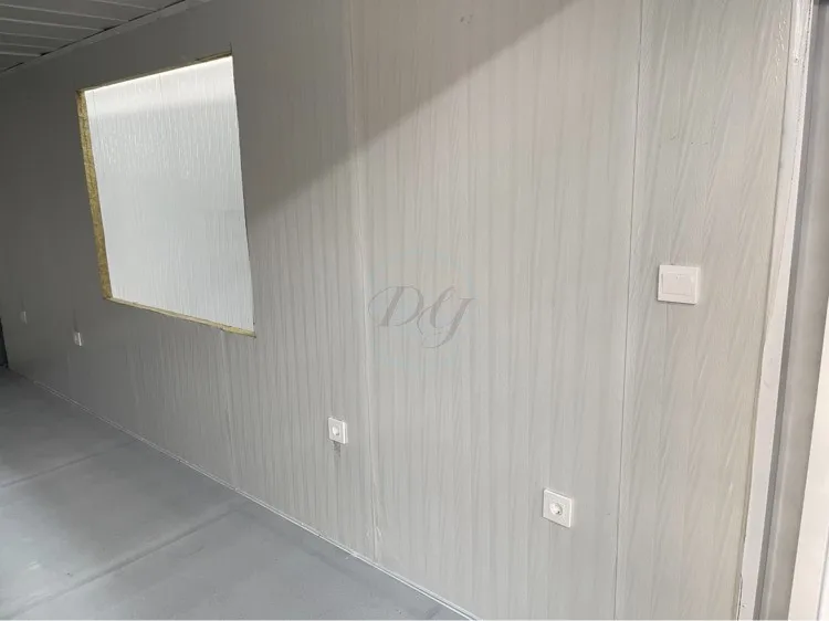 Modern Design Prefabricated Folding Modular Steel Container House Bedrooms Mobile Home Expandable Mobile Home