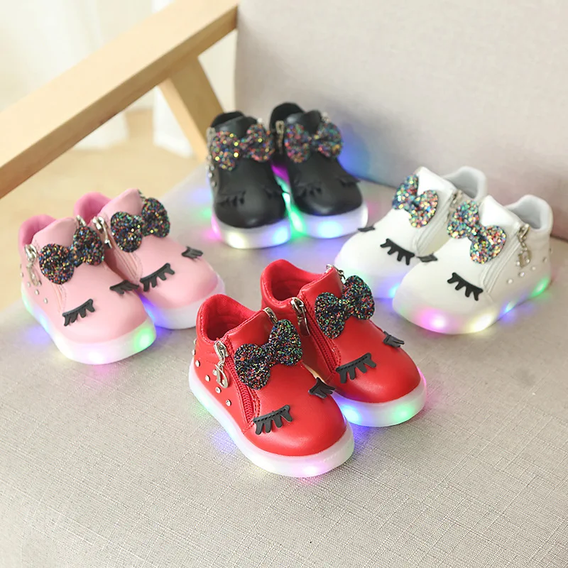 Hot Selling Low MOQ Cheap Flash Light Baby Shoes Toddler Boys Girls Casual Sports Crystal Bow Shoes Led Light Sneakers