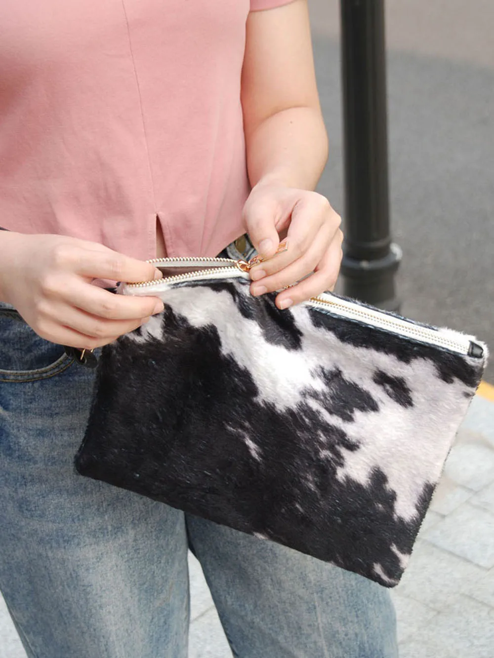 Women Suede Brown Cowhide Bag Wholesale Large Black and White Cow Print Weekend Tote Travel Bag Wristlet Gift