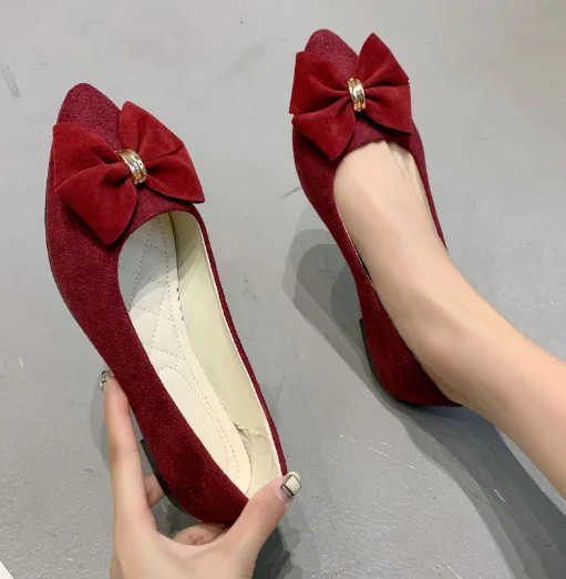 2022  Girls Loafers Fashion Flat Plus Size Work Shoes New Style Women British Style Pointed Toe Slip-on Flat Shoes Suede