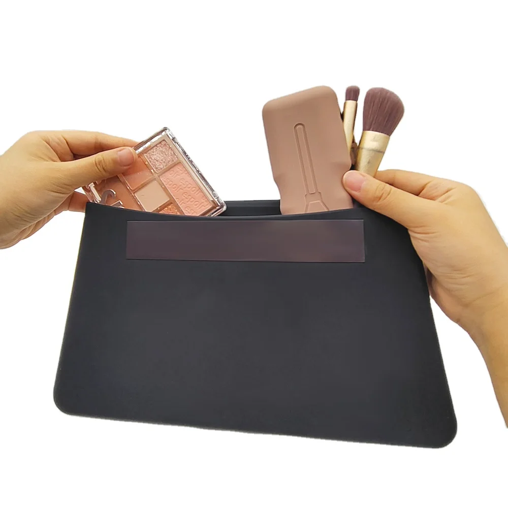 Wholesale Soft Pink Travel Silicone Beauty Makeup Brush Pouch Cosmetic Bag Case with Magnetic for Women