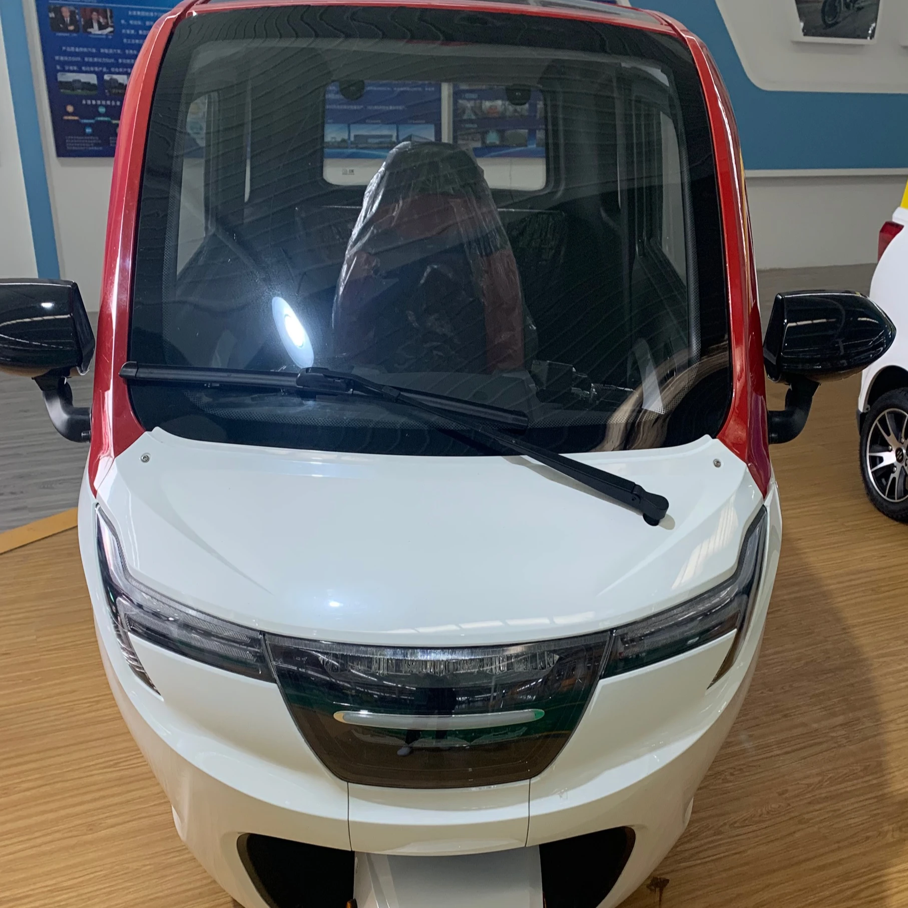 Professional Manufacturer Good Quality Passenger Motorized China Electric 3 Wheel  Tricycles silicone battery solar panel
