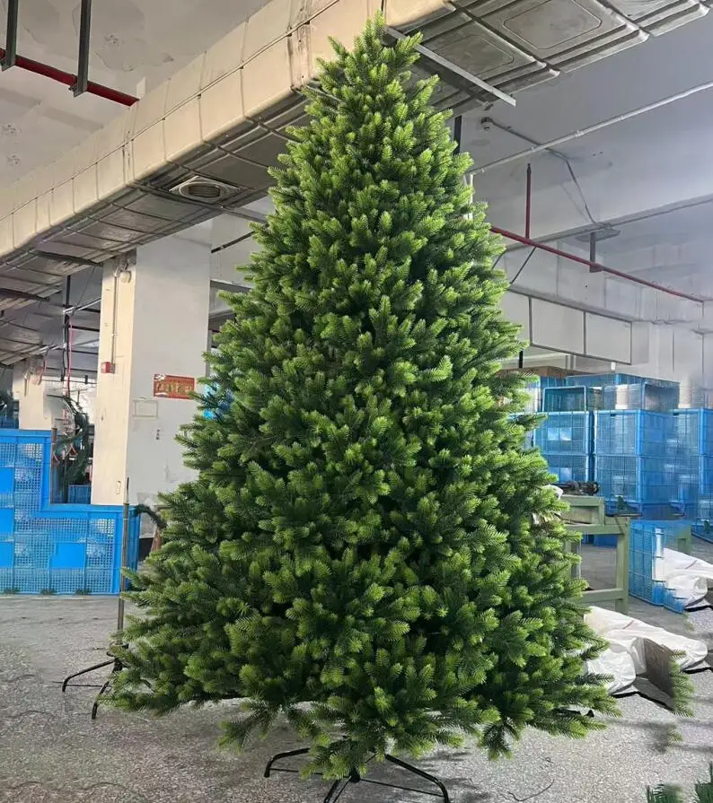 Factory Wholesale HIgh Quality 150cm 180cm 210cm 240cm Full PE decorative christmas trees