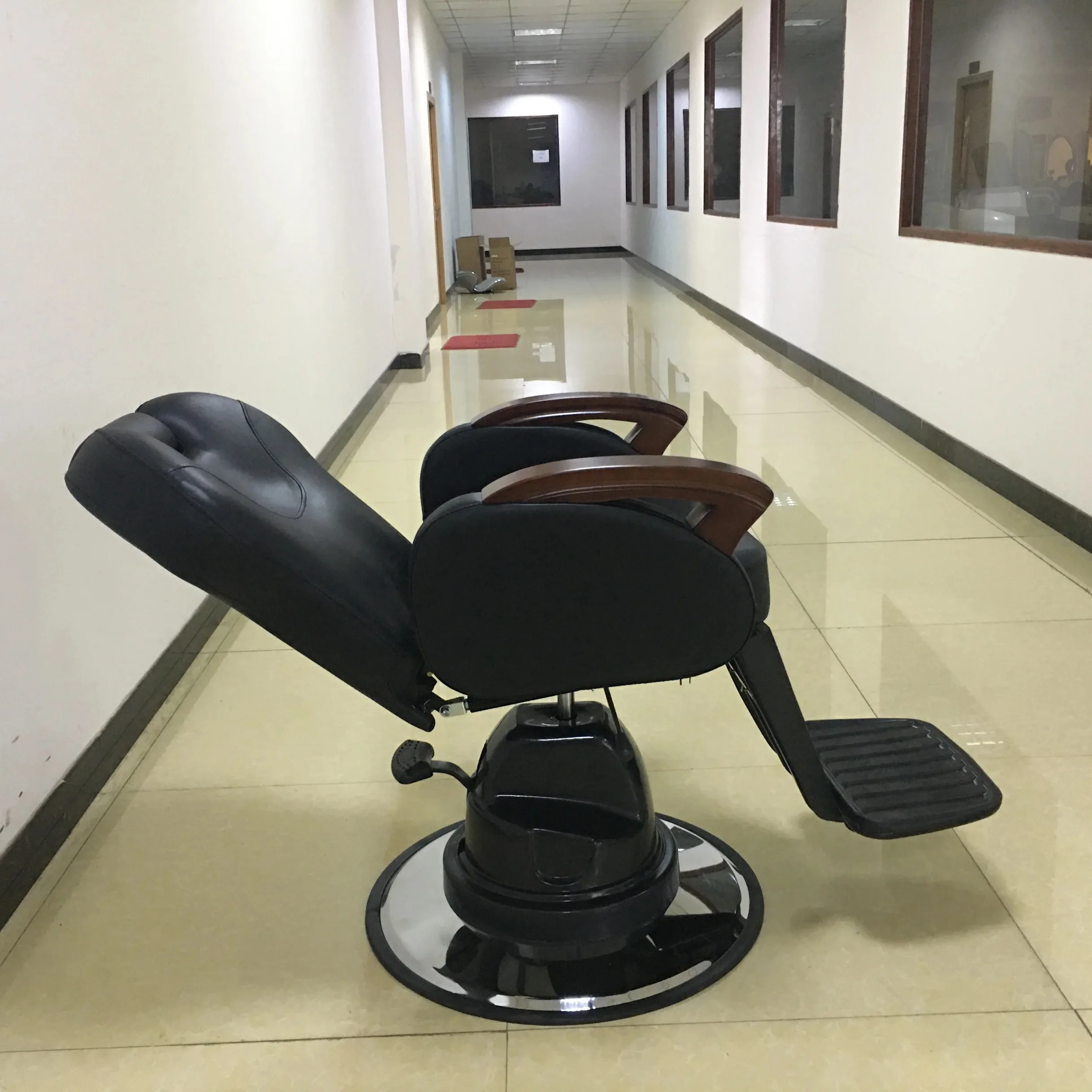 Yoopin Hot Selling Durable Hair Salon Chairs Heavy Duty MUNICH Classic Antique Salon Equipment Furniture CALIFORNIA arm chair