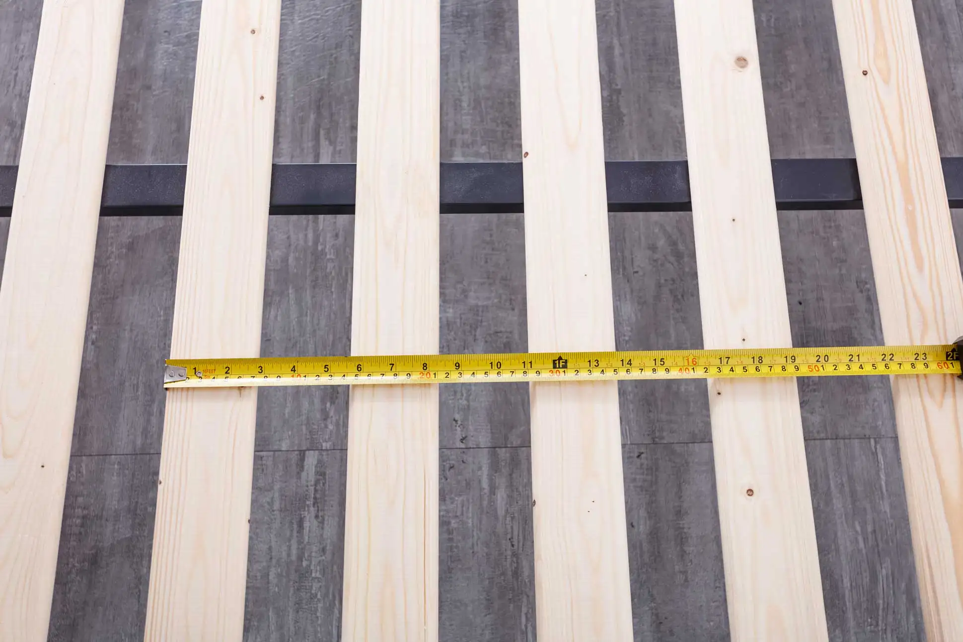 knock down iron metal Structure Hot sale Strength wooden slats folding bed frame