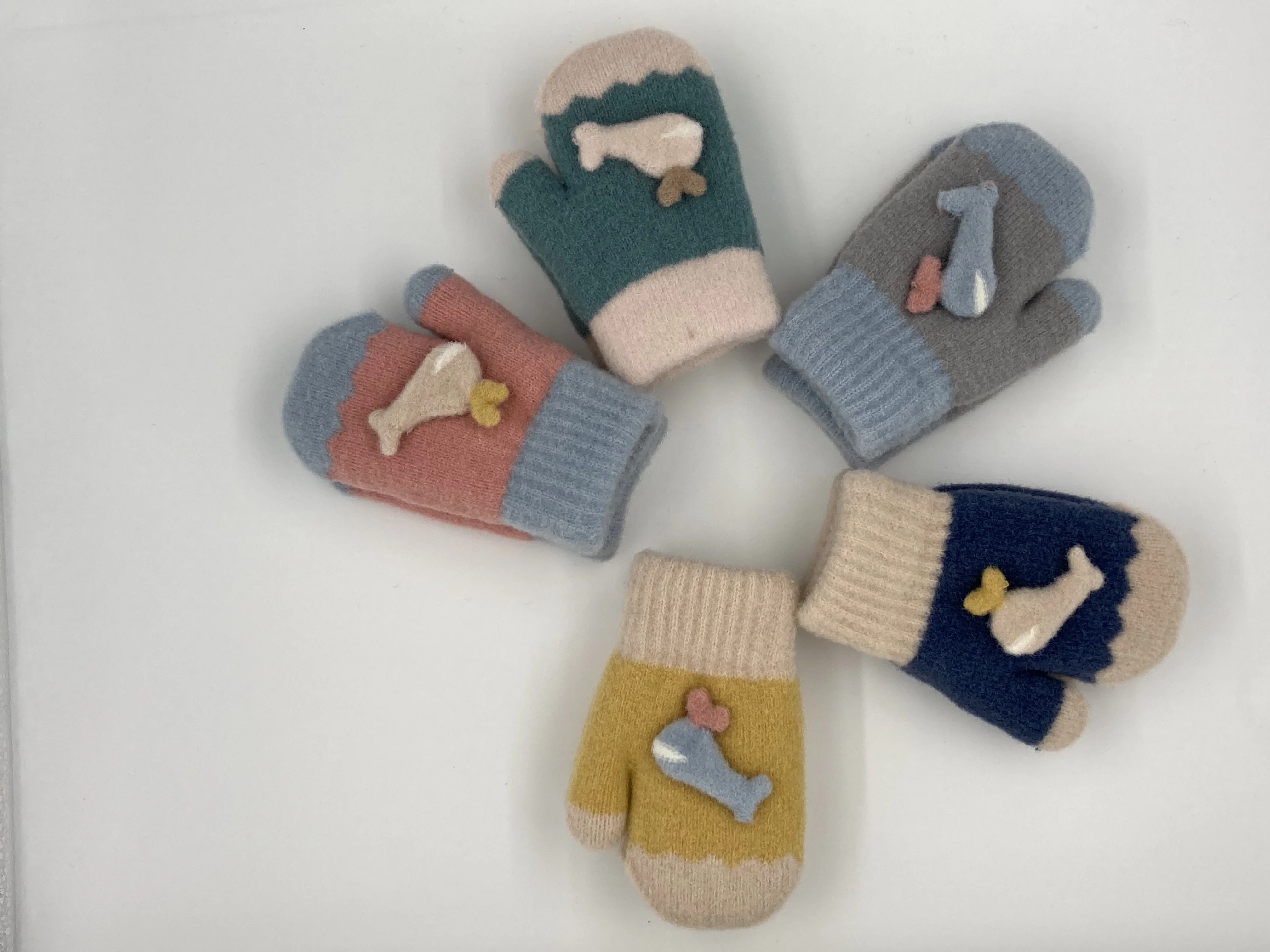 Wholesale Colourful Warm Soft Yarn Knitted  Winter Gloves Kid Mitten