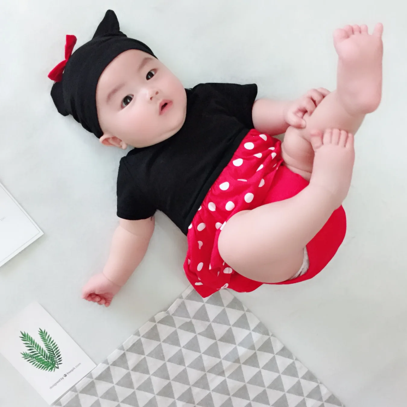 Baby summer rompers set cute Mickey and Minnie design Infant Boys And Girls Romper hat 2 Pieces Suit Baby Clothing Sets
