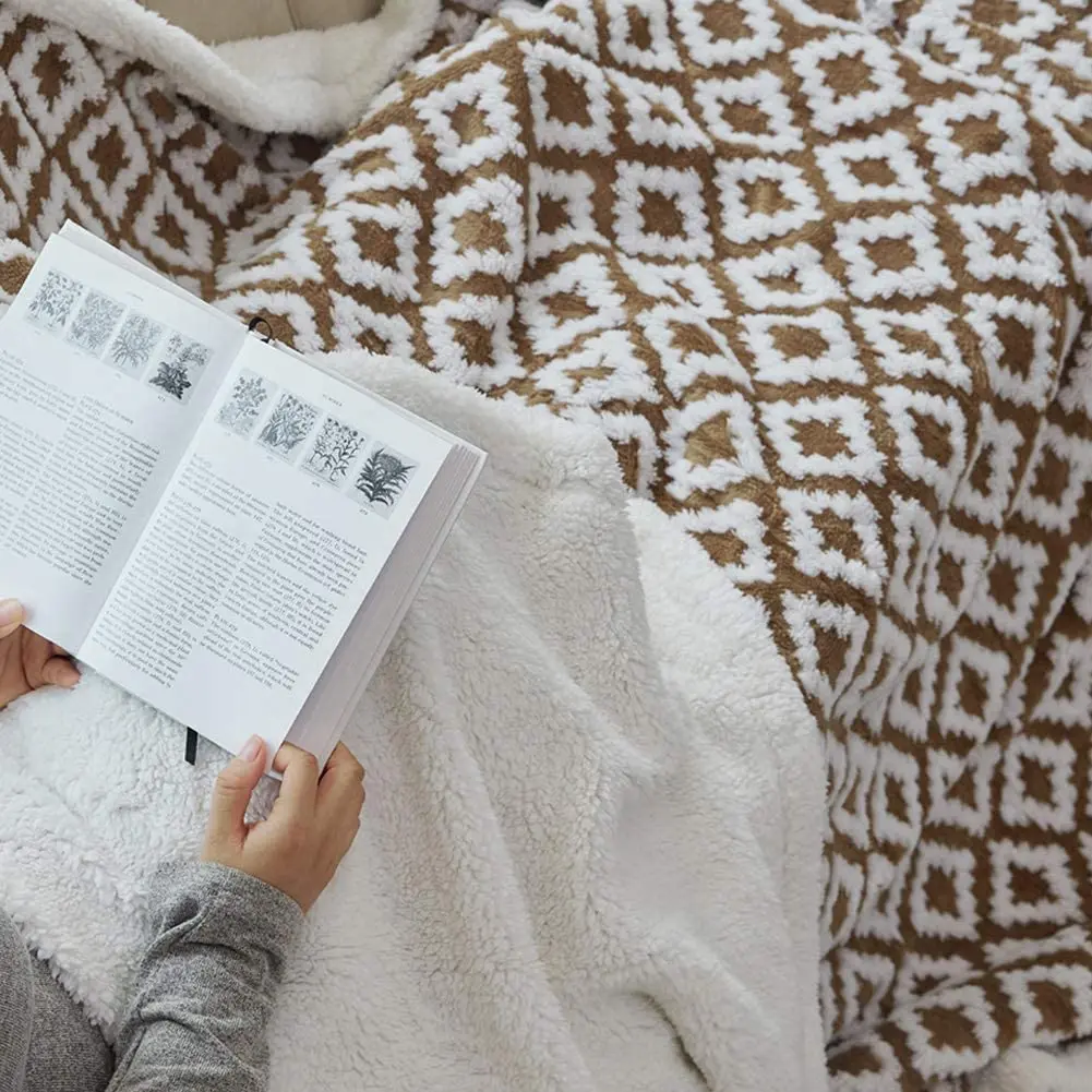 60x80 Inches Thick Warm Soft Fuzzy Cationic Dyeing Green Blue Sherpa Twin jacquard knitted throw Blankets for Bed