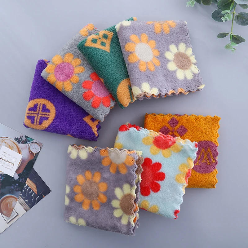 Good Quality Custom Print Lighter Weight Quick Dry Soft Absorbent Cotton Coral Fleece Perfect for Daily Use Bath Towels