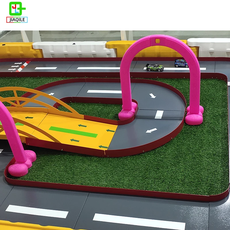 Открытый квадратный вагон детская игровая площадка оборудование парк развлечений гоночный киоск проект