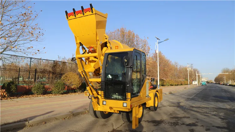 XCMG official SLM4000I 4m3 mobile small self loading concrete mixer price