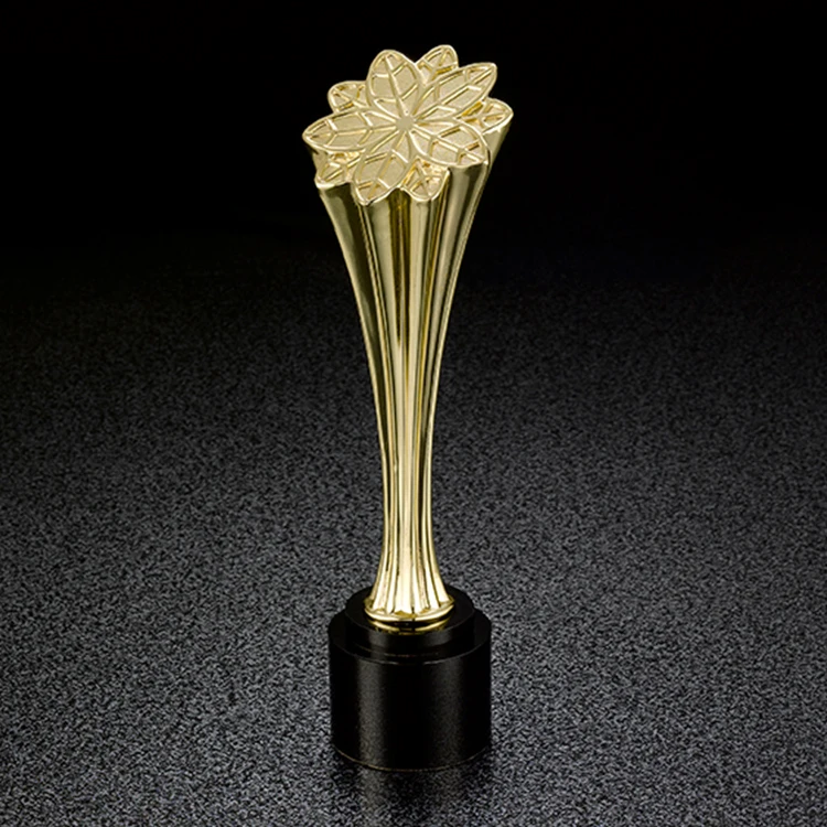Customized Individual Name Engraved High Quality blank Crystal Award Trophy with wood base Souvenir Gifts