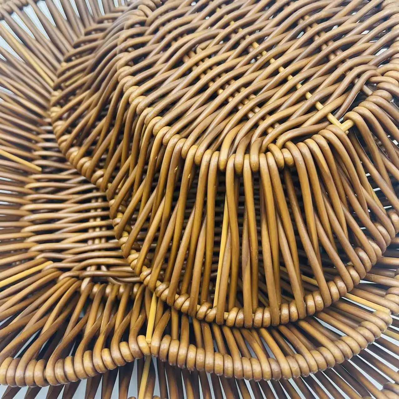 Wholesale Multi functional PP Material wicker Baskets Household Woven rattan Storage Baskets with four-petal flowers