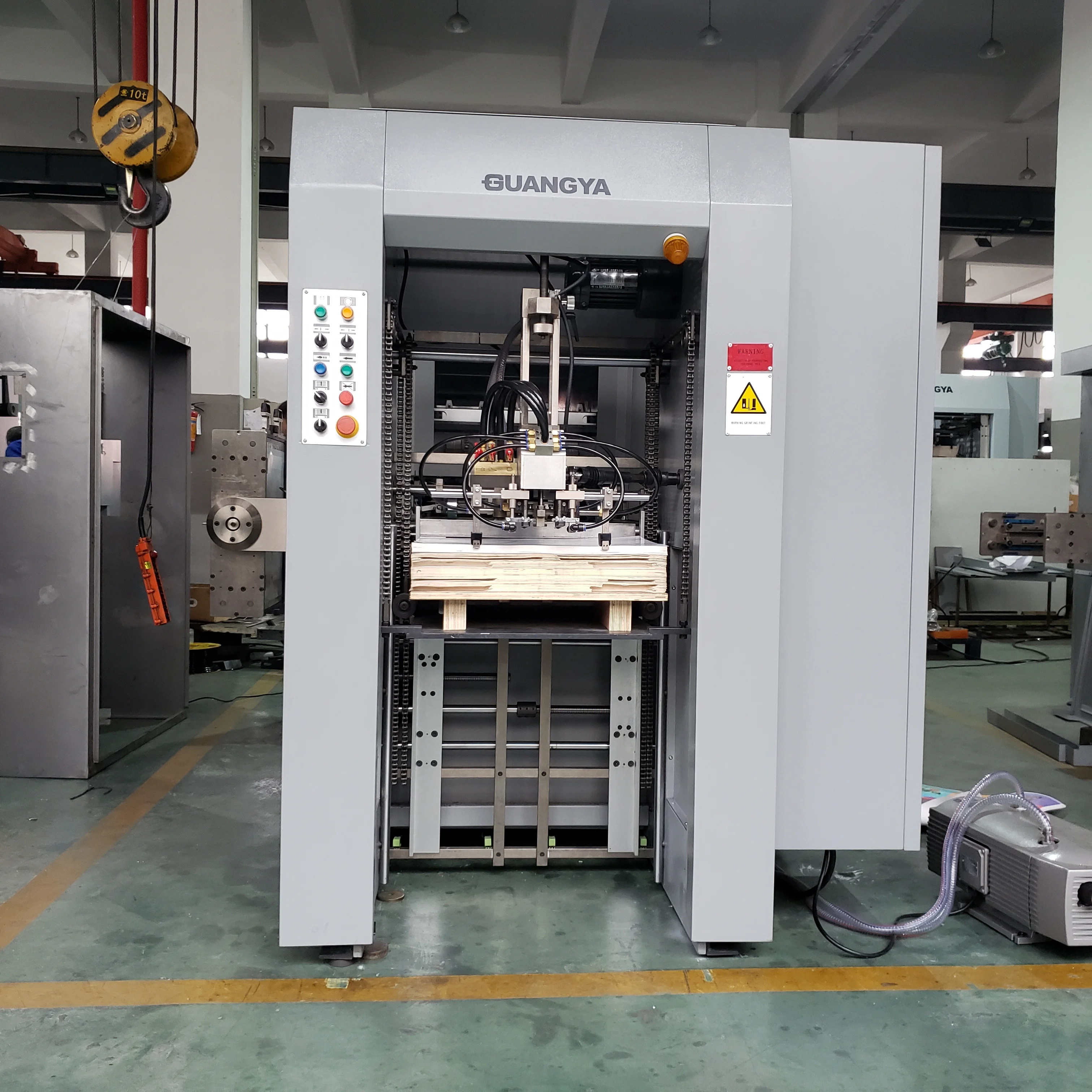 Автоматическая машина для резки и сгибания LK 600