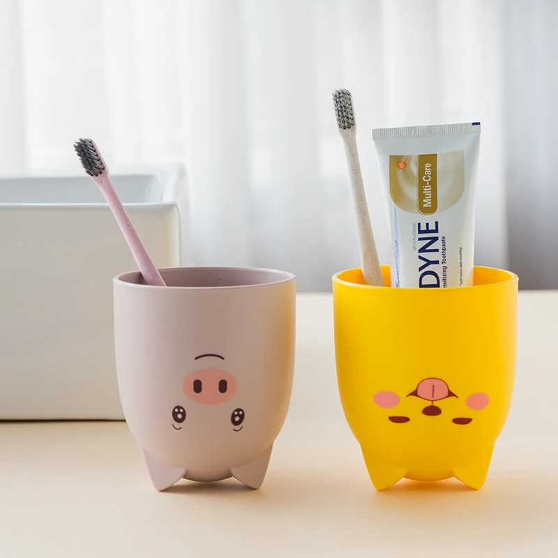 Пластиковая кружка для чистки зубов