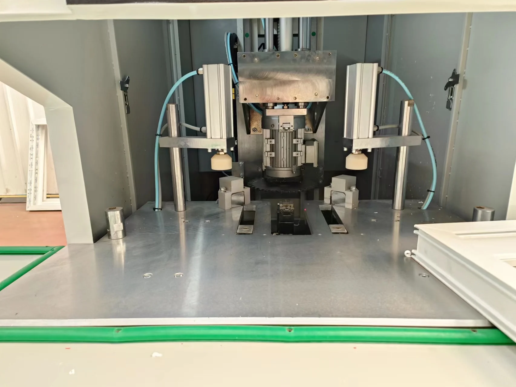 Upvc Pvc Window Cnc Cutting Cleaner Machines For Corner Cleaning Machine profile fabrication