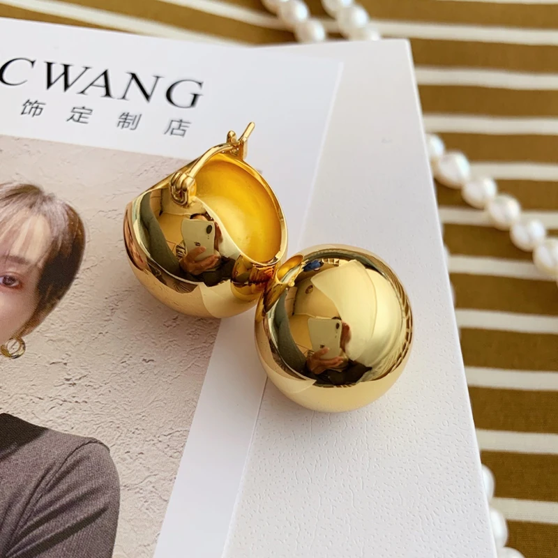 Модные серьги тренд 2021 дизайнерские для мотоциклиста популярные бренды латуни 18K позолоченные серьги-шарики