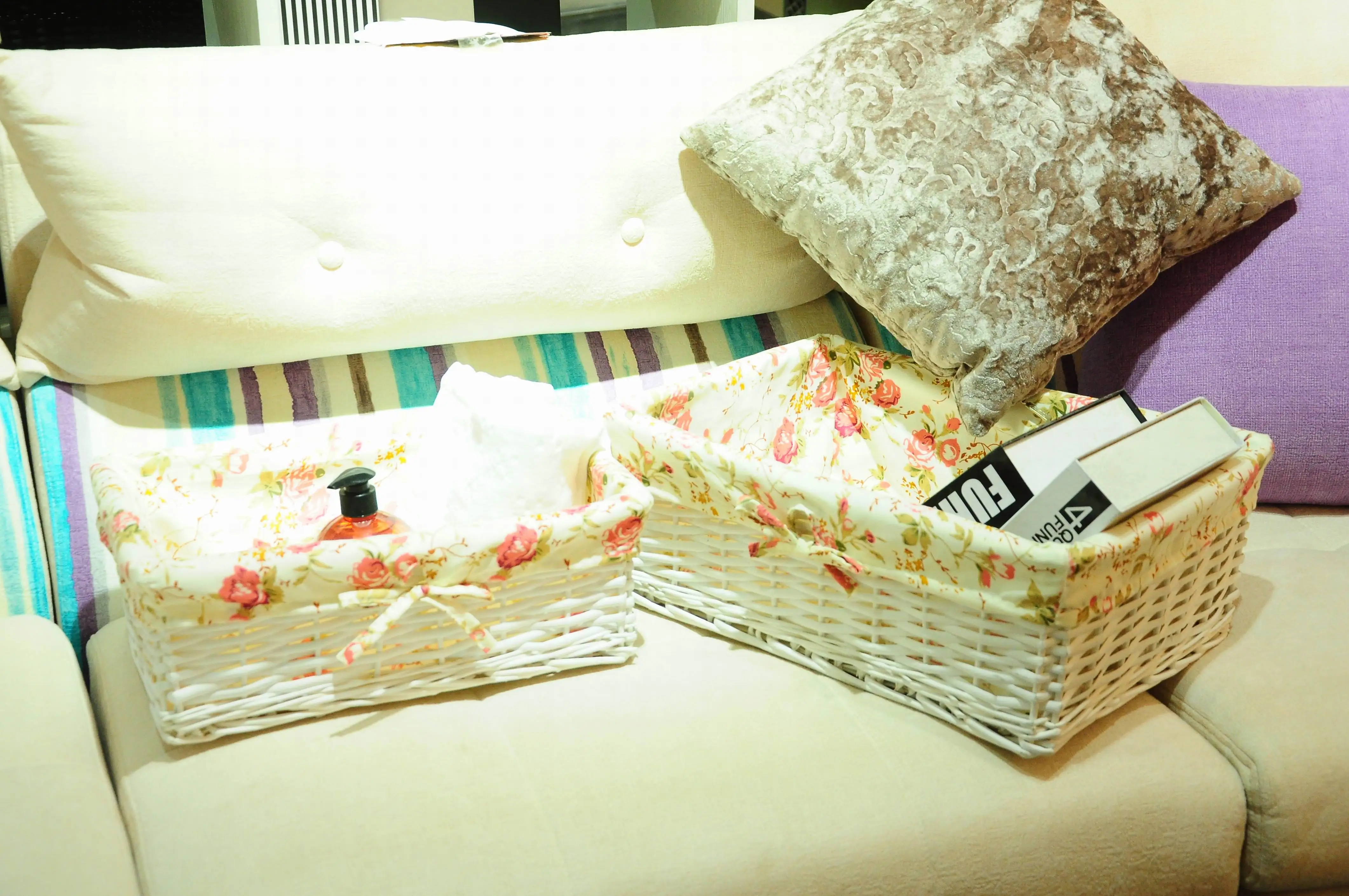 
Wholesale Natural craft decoration storage wicker baby hamper gift basket 