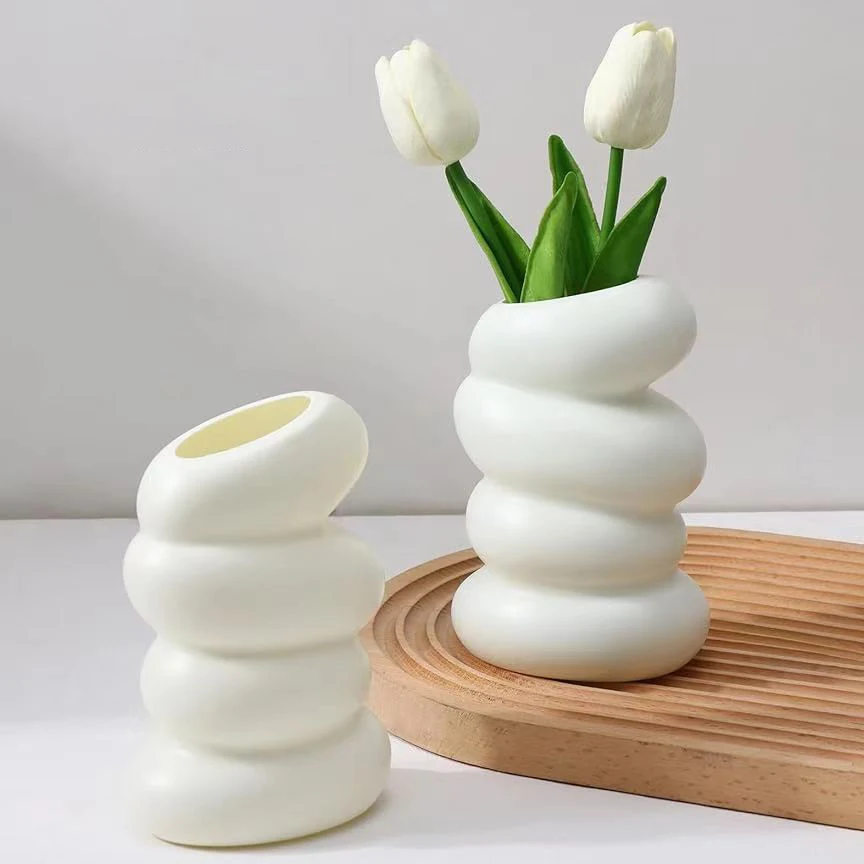 New Style Wholesale White Spiral Porcelain Vase For Flower Home Decoration Nordic Plastic Vase