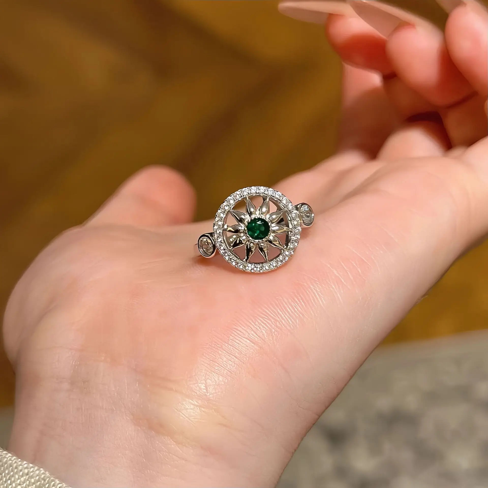 Light luxury fashion star emerald compass female ring senior niche micro inset zircon retro personality open ring female