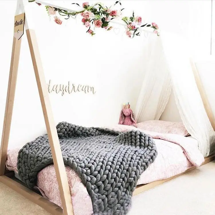 
Handmade European modern design single fashion furniture solid wood baby bed automatic baby crib cradle with stronger support 