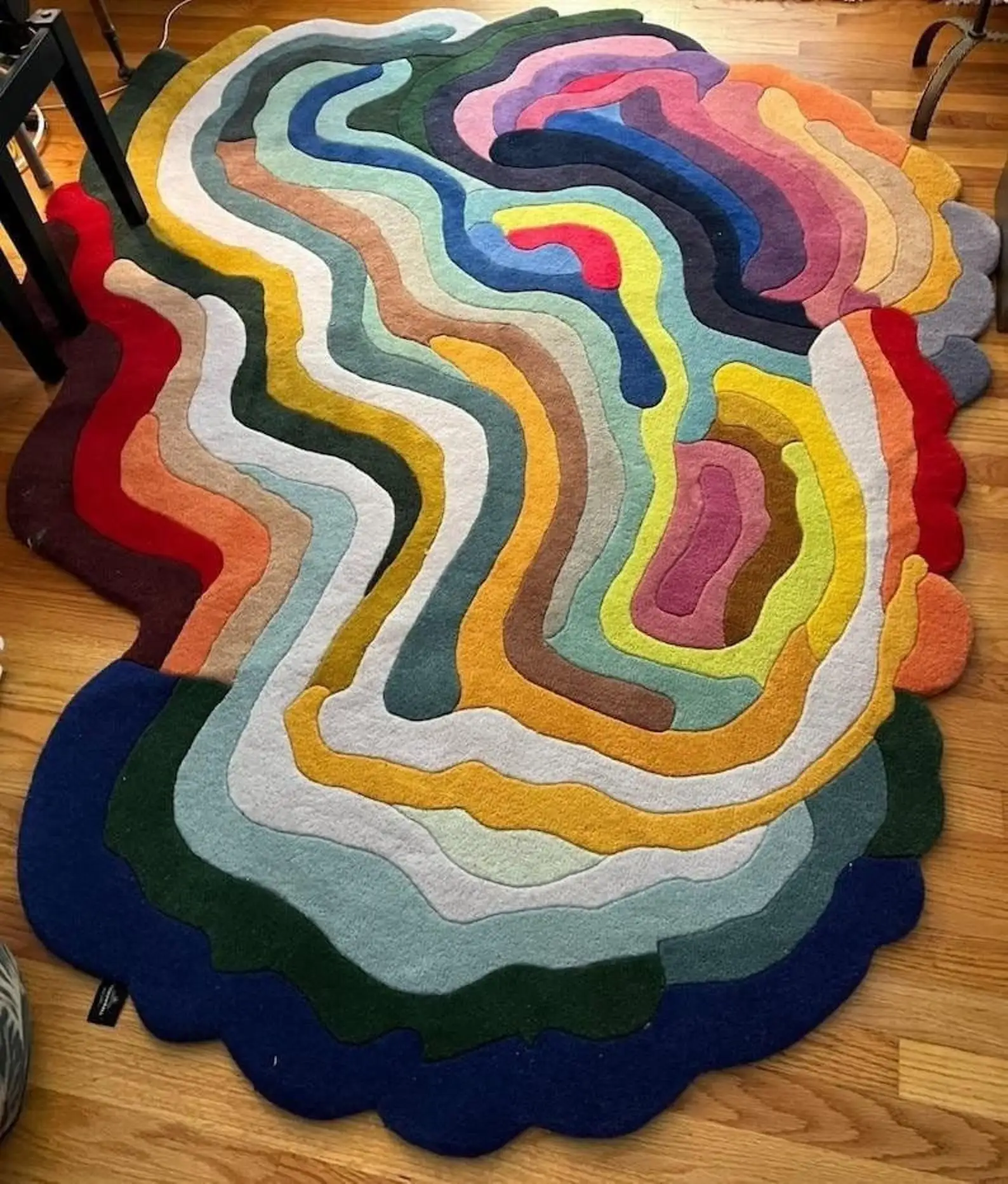 Hand Made Tufted Customised Unshapped Carpet Tufted Gun Carpet Aesthetic Abstract Fluffy Tufted Rug
