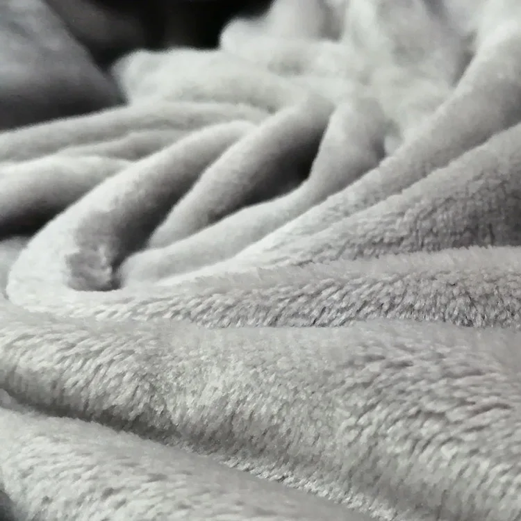 100% Polyester solid  flannel fleece blanket in factory China