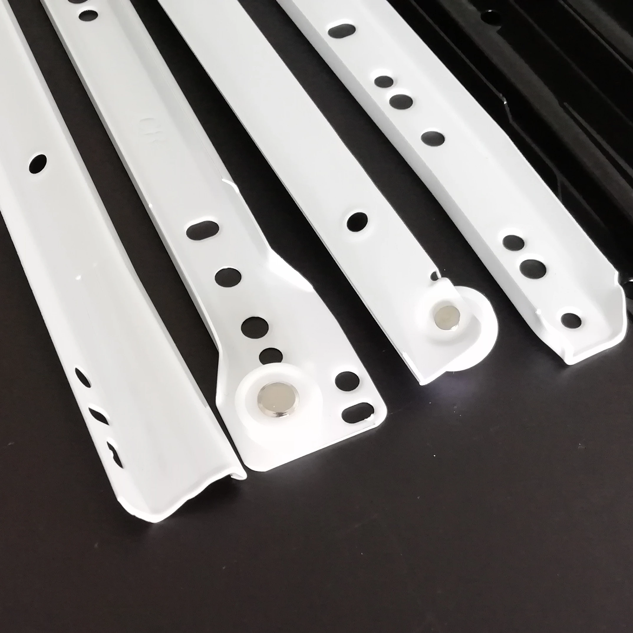 
604 bottom-mounted self-close drawer slides series 