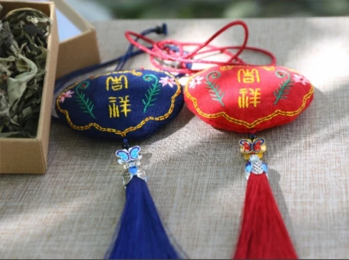 Jixiang Lock Hook Needle Fragrant Bag High Quality Handmade Artemisia Leaf Fragrant Bag Chinese Style Fragrant Bag Hanger